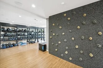 Building Photo - 3 Bayside Village Pl