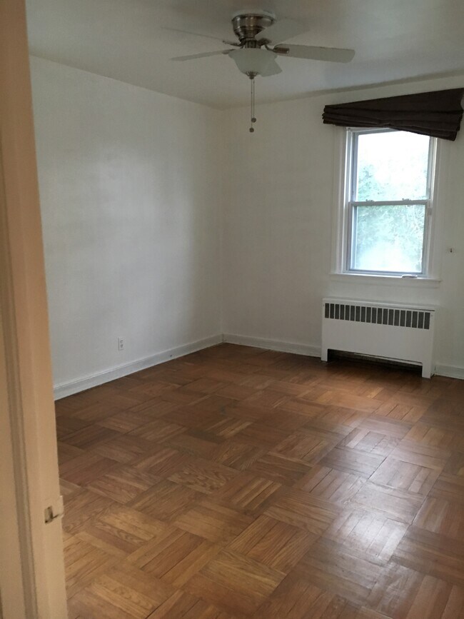 bedroom 1 - 615 E Durham St