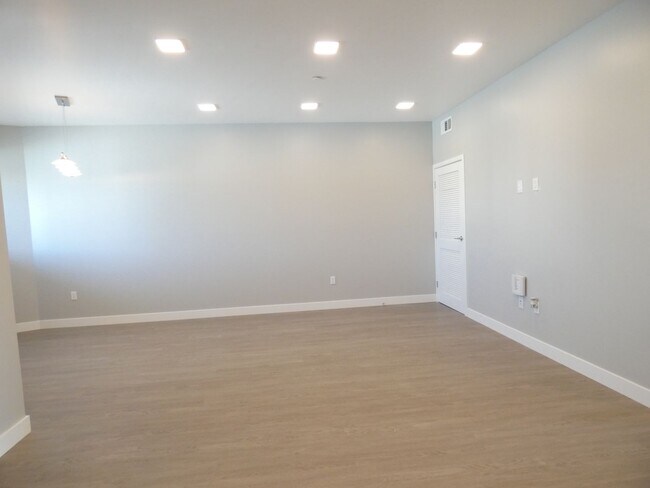 Building Photo - 11671 Erwin St