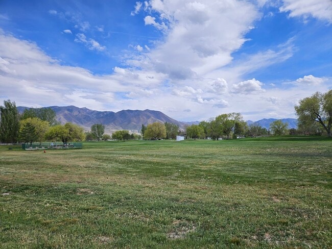 Building Photo - Beautifully Remodeled 4 Bed / 2 Bath Home in Stansbury Park