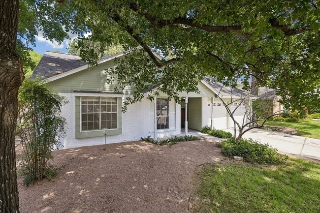 Foto del edificio - 9214 Grandview Park Dr