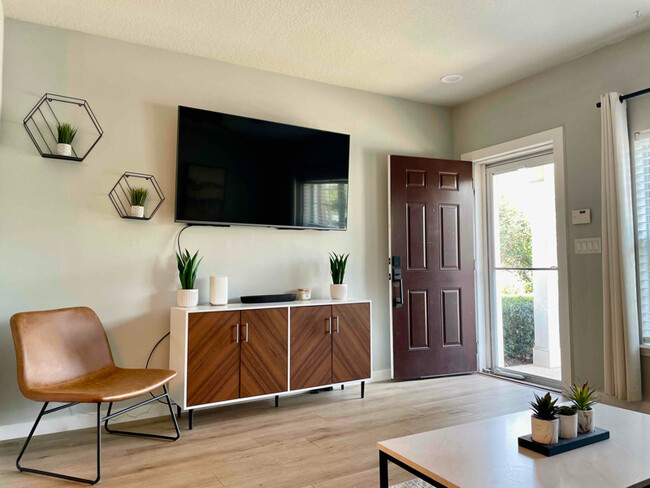 Foto del edificio - 8114 Summer Gate Ct