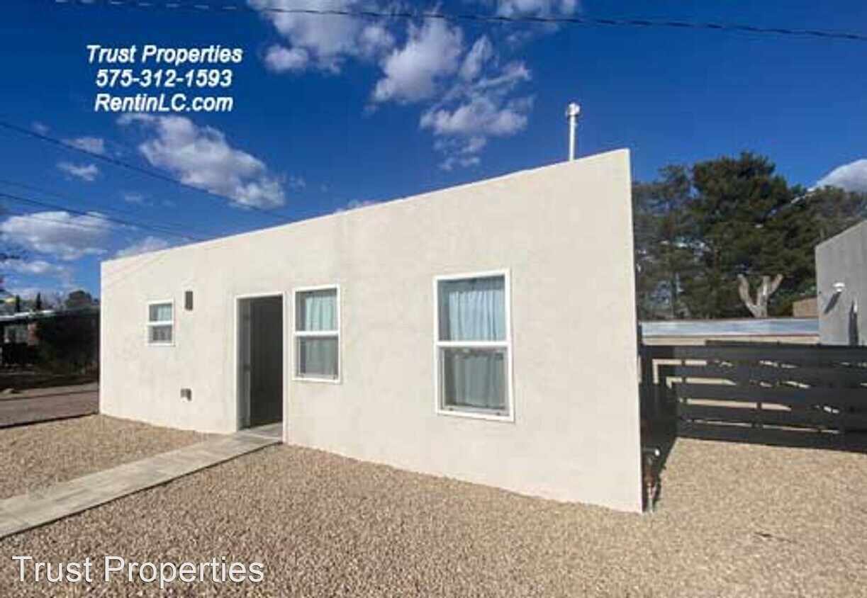 Primary Photo - Studio, 1 bath House - 514 N. Miranda St