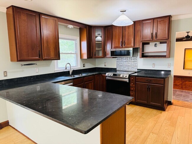 Foto del edificio - SERENE 5 ACRES - STAFFORD - MOUNTAIN VIEW ...