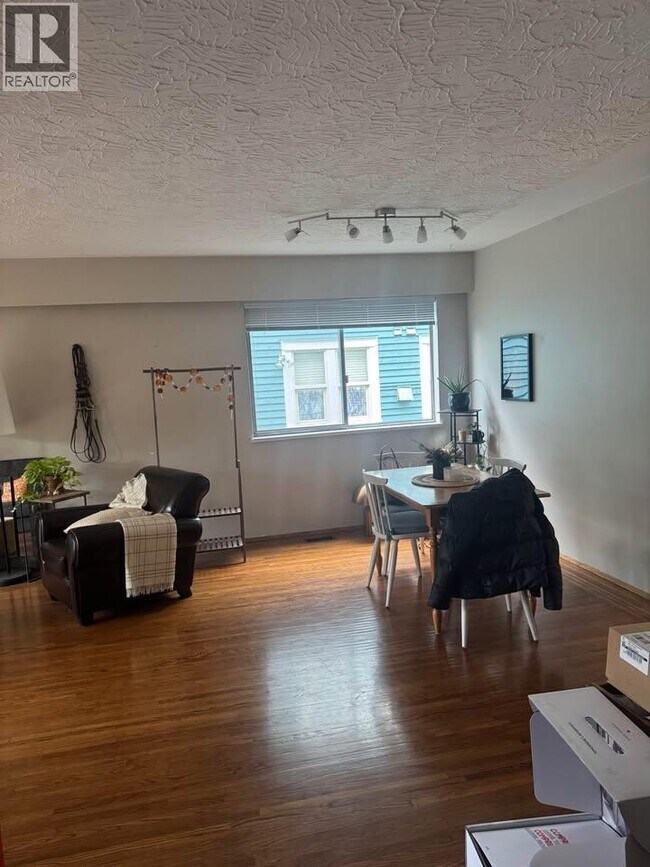 Photo du bâtiment - 1203 E 13th Ave