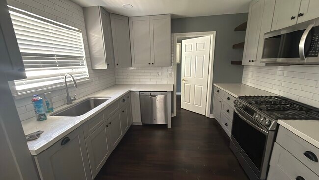 Foto del edificio - 2815 Woodland Grove Dr