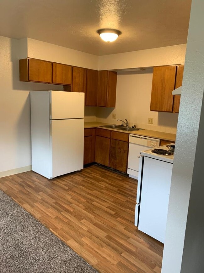 Kitchen - 1712 E Cataldo Ave