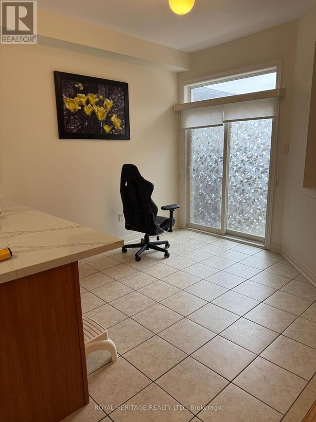 Building Photo - 49 Everingham Cir