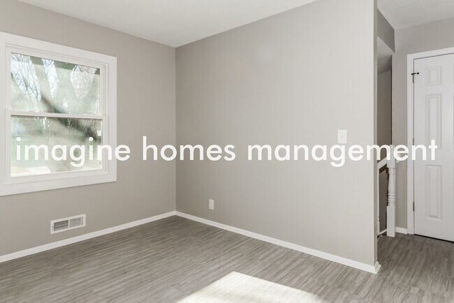 Building Photo - Renovated 5 Bedroom in Apple Valley!