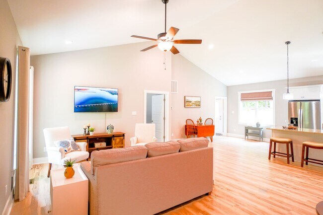 Building Photo - Elevate Your Living Experience and Unlock ...
