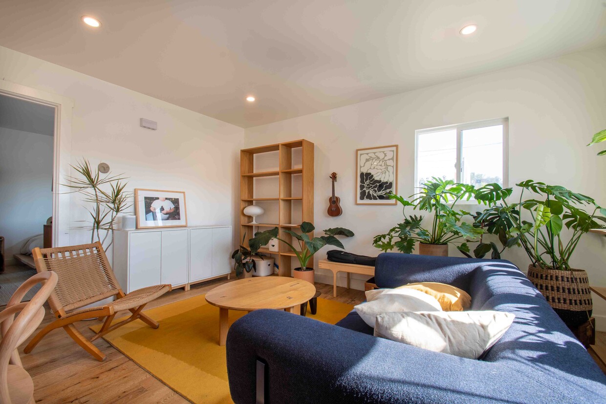 Primary Photo - 1412 Mt Pleasant St