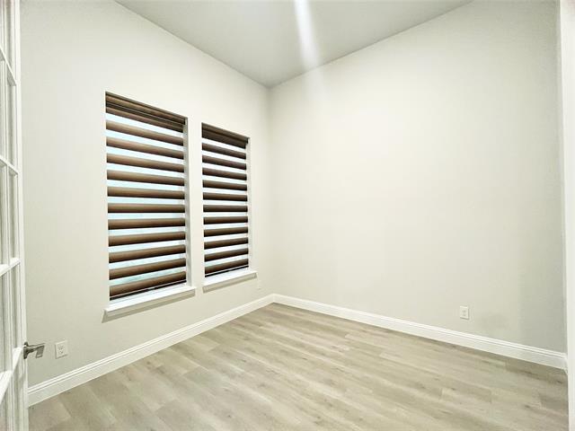 Foto del edificio - 2124 Esher Dr