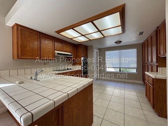 Foto del edificio - Gated Johnson Ranch: 3 Bed, 2.5 Bath - New...