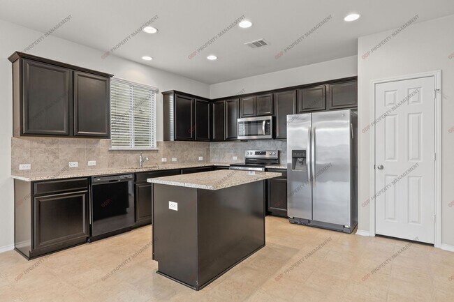 Building Photo - 8810 Night View Dr