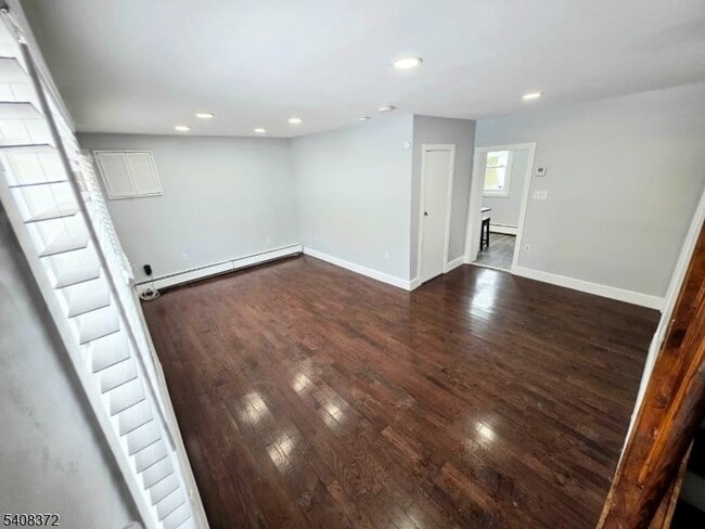 Building Photo - 115 Grant Ave