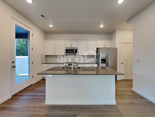 Building Photo - 5109 Turnstone St SE