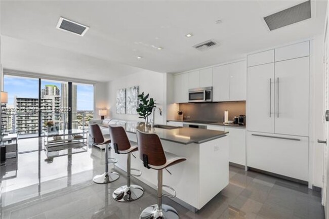 Foto del edificio - 68 SE 6th St