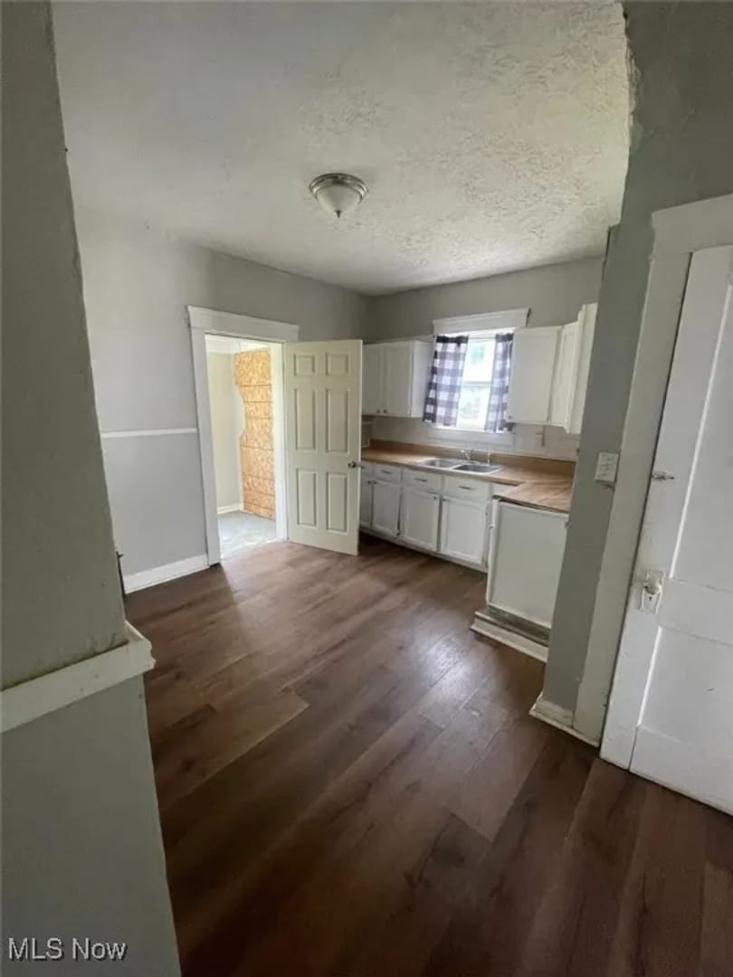 2909 Denver Ave Lorain, OH 44055 – photo 2
