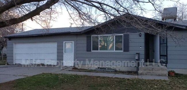 Building Photo - 4055 Paskay Dr