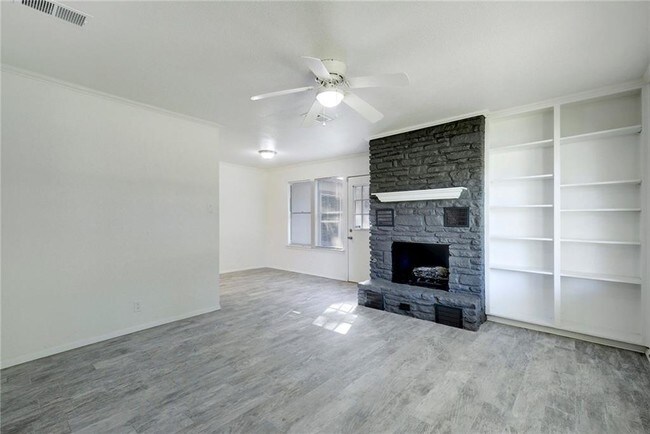 Building Photo - 2626 Baxter Dr