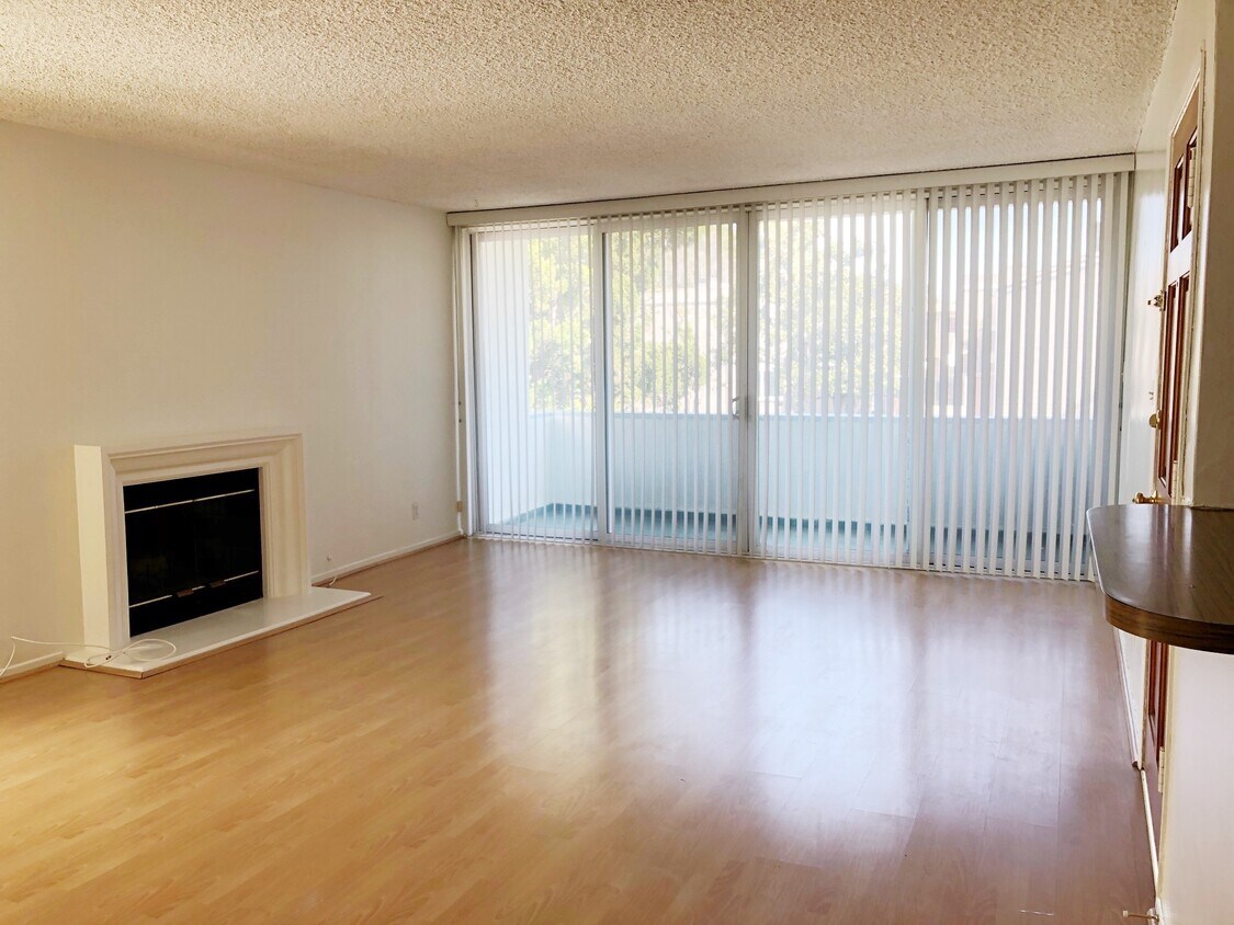 Foto principal - 4227 Whitsett Ave