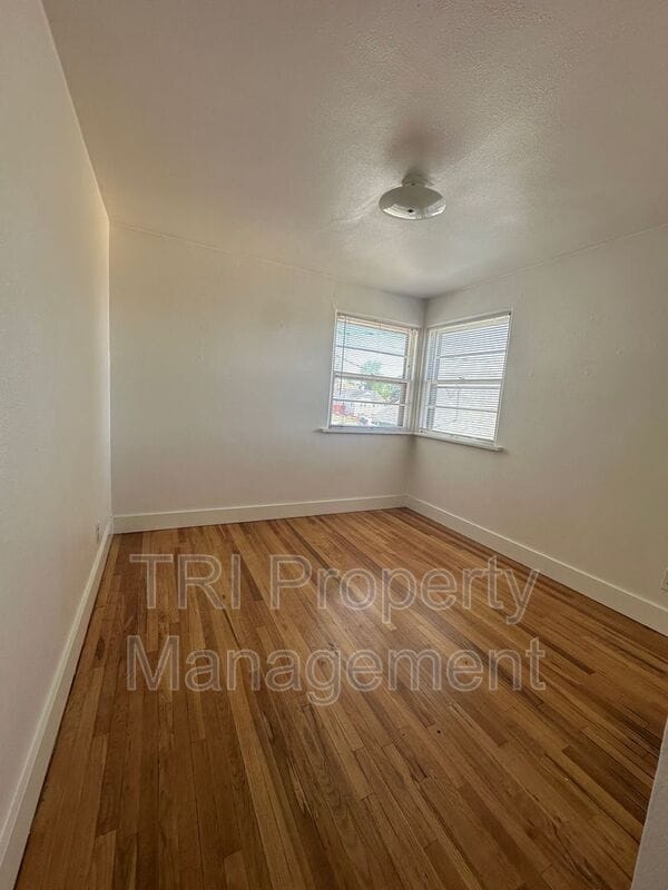 Building Photo - 2304 9th Ave