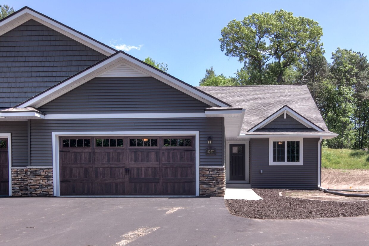 Primary Photo - Furnished twin home
