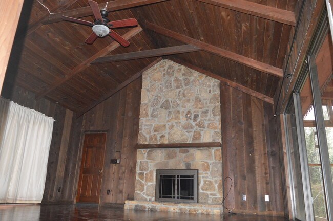 Building Photo - 6134 Silver Spur Dr