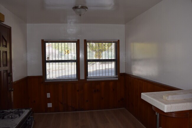 bedroom - 1854 1/2 Silver Lake Blvd