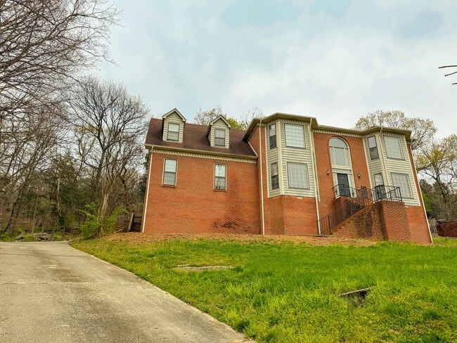Building Photo - 7595 Foxfire Dr SE