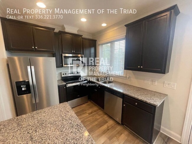 Foto del edificio - 3 Bedroom/2.5 Bath Townhouse in High Point