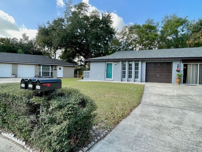 Southern Oaks 2 / 2 with Office & Sun Room - Southern Oaks 2 / 2 with Office & Sun Room Townhome