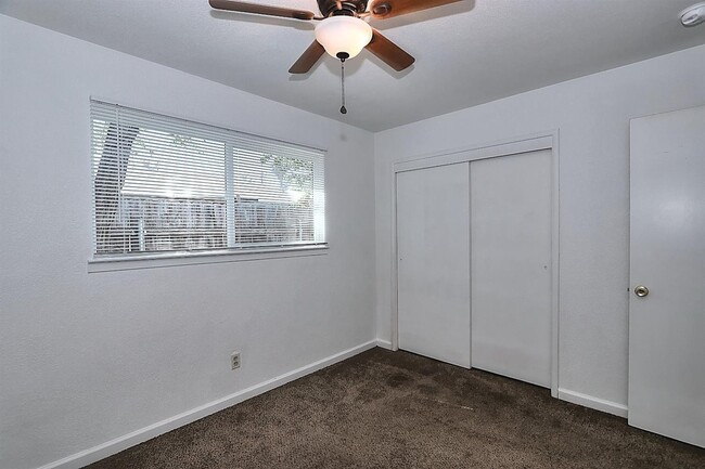 Building Photo - 6431 Rio Linda Blvd