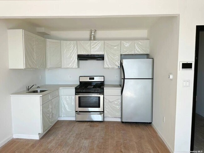 Foto del edificio - 106-25 50th Ave