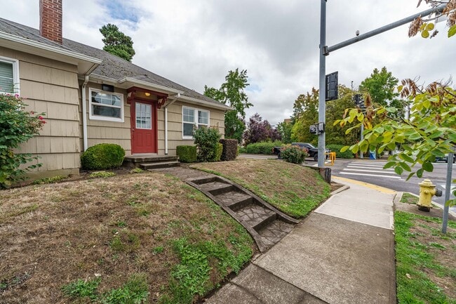 Photo - Rushbanks Apartment