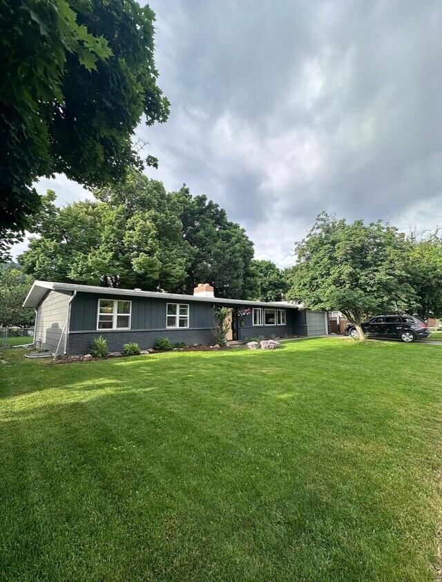 Primary Photo - 3338 Hollis St