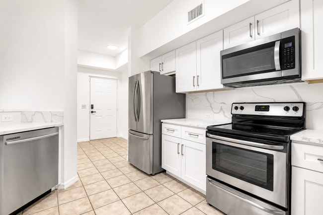 Building Photo - 340 Crestwood Cir