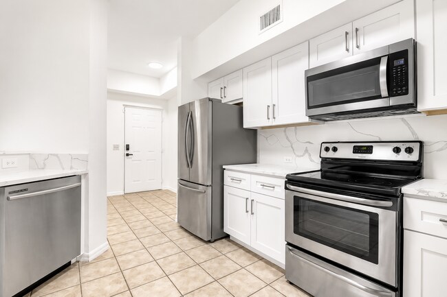Building Photo - 340 Crestwood Cir