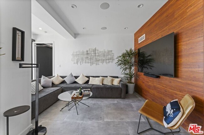 Foto del edificio - 10501 Wilshire Blvd