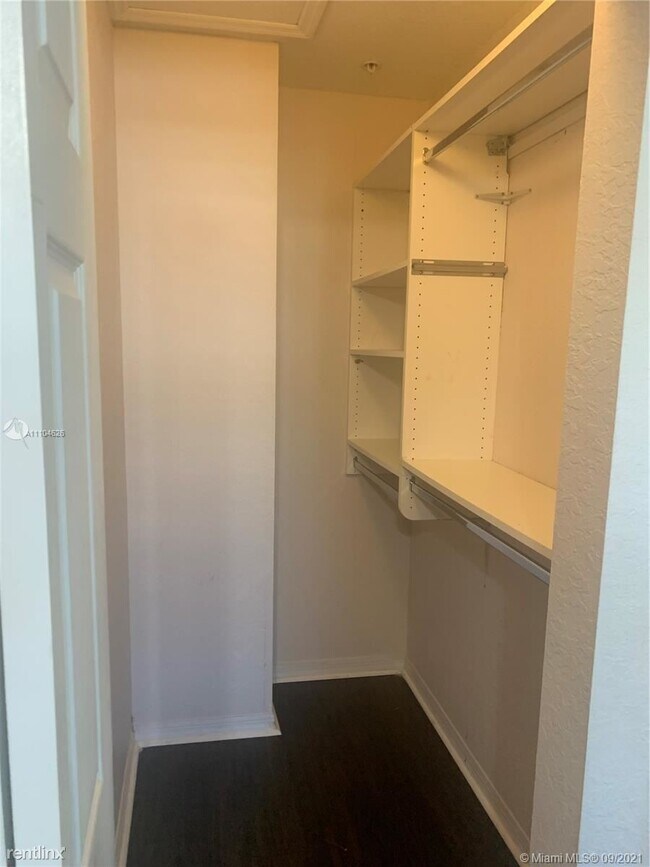 Foto del edificio - 3 br, 2.5 bath Townhome - 12430 SW 50th St...