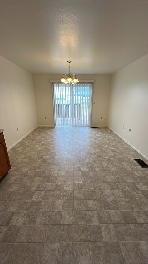 Foto del edificio - 284 Wilder Ct