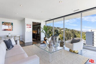 Building Photo - 9255 Doheny Rd