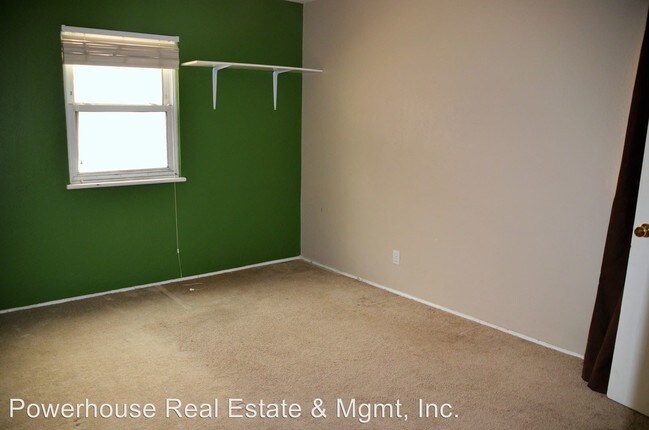Building Photo - 1069 Western Ave