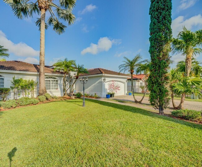 Building Photo - 18128 SW 151st Ave