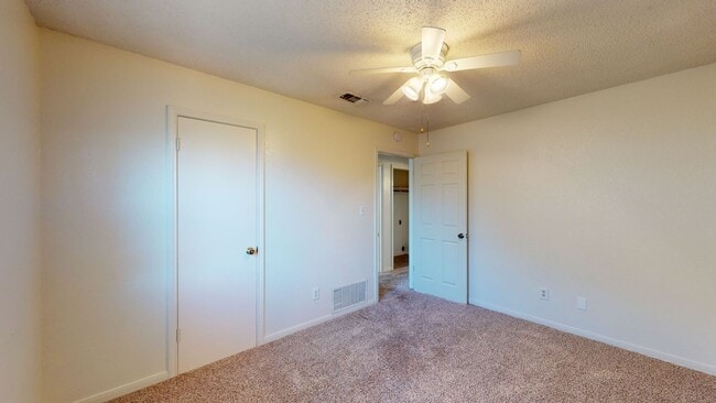 Building Photo - 2 WEEKS FREE!!! RENT ONLY $750!!!!!!!