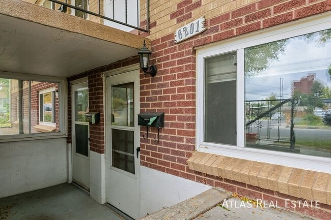 Building Photo - 6201 W 40th Ave