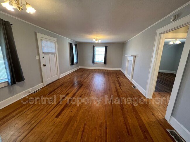 Foto del edificio - 9112 Asheville Hwy