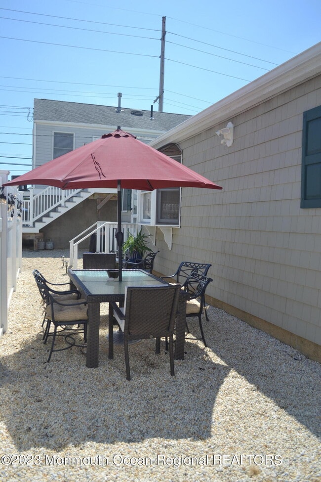 114 New Brunswick Ave, Lavallette, NJ 08735 Townhome Rentals in