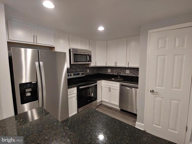 Building Photo - 3638 Alpen Green Way