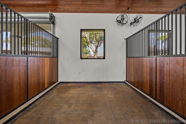 Foto del edificio - 1782 Clydesdale Ave